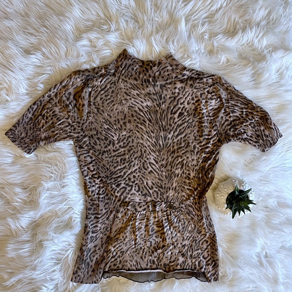 Leopard print mock neck short sleeve knit sweater - Picture 6 of 11